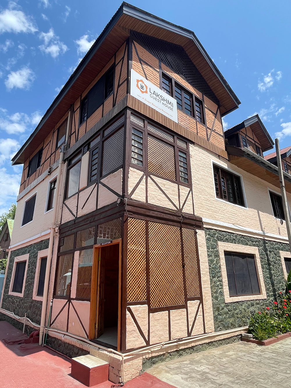 Lakshmi Guest House Srinagar Outdoor
