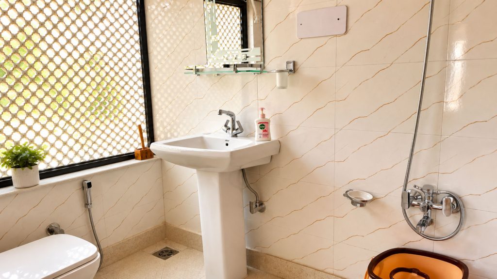 Heritage Haven Room Bathroom