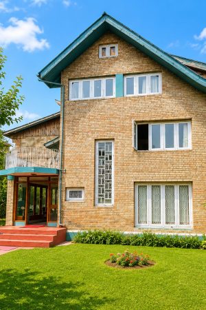 Lakshmi Guest House Hotel in Srinagar